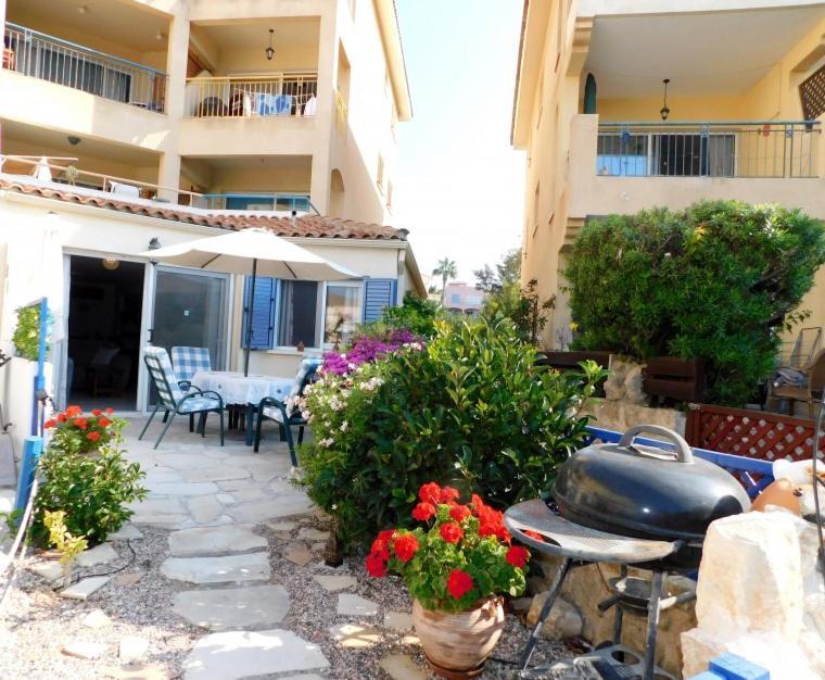 Beautiful Regina Gardens Apartman Paphos Kültér fotó